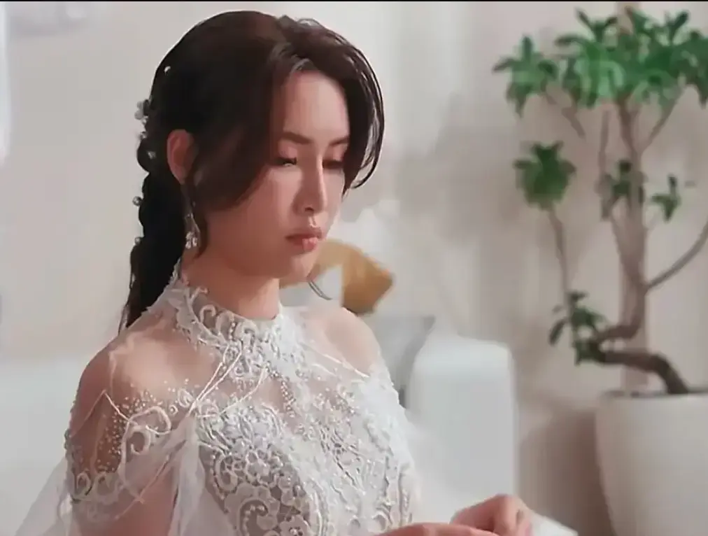 《小凤新婚》相关资源图片