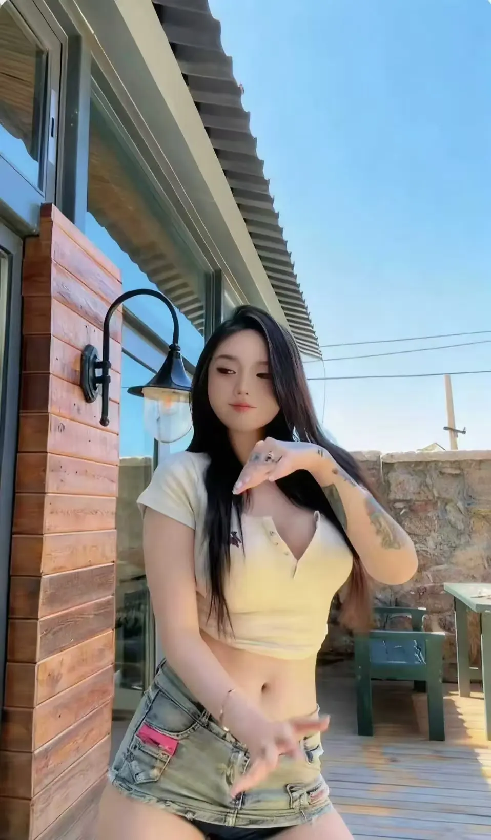 《Meena 成美男》高清全集未删减版免费在线观看-资源全面开放获取-网盘便捷备份存储-无广告畅享观影体验-看遍Meena 成美男