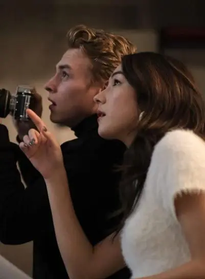 《偷窥者2021》相关资源图片
