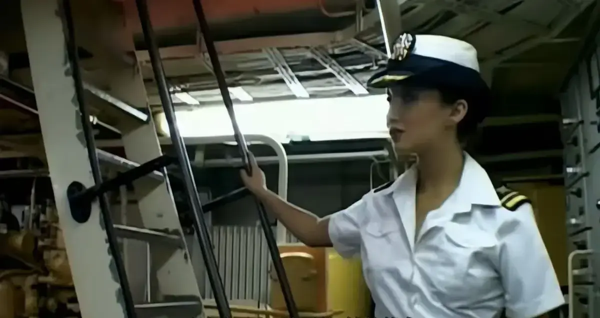 《军舰上的女兵》全季无删减版在线观看-《军舰上的女兵》卡楚米主演-高清完整版免费观看全集
